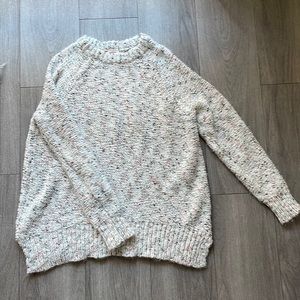 Target oversized woman's sweater. Color white/multicolored. Size S.